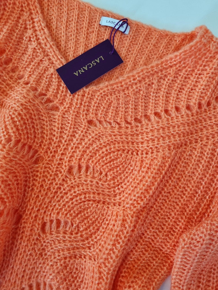 LASCANA Pullover in Orange, Ausschnitt mit Etikett