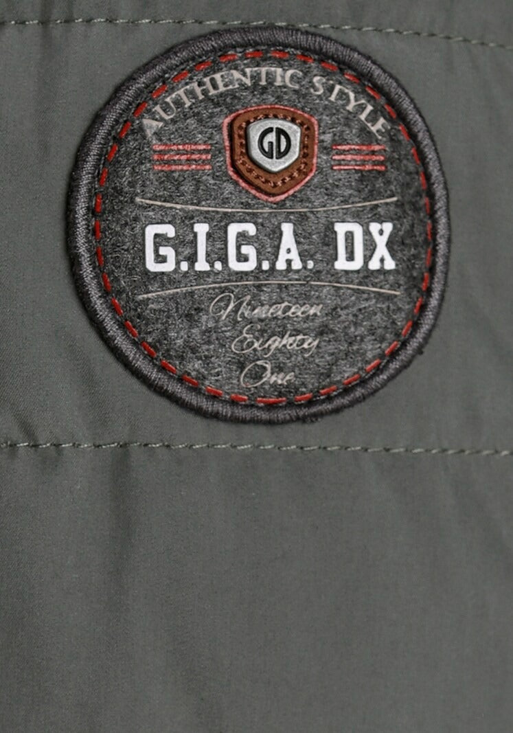 killtec Steppjacke, Markenaufnäher im Detail