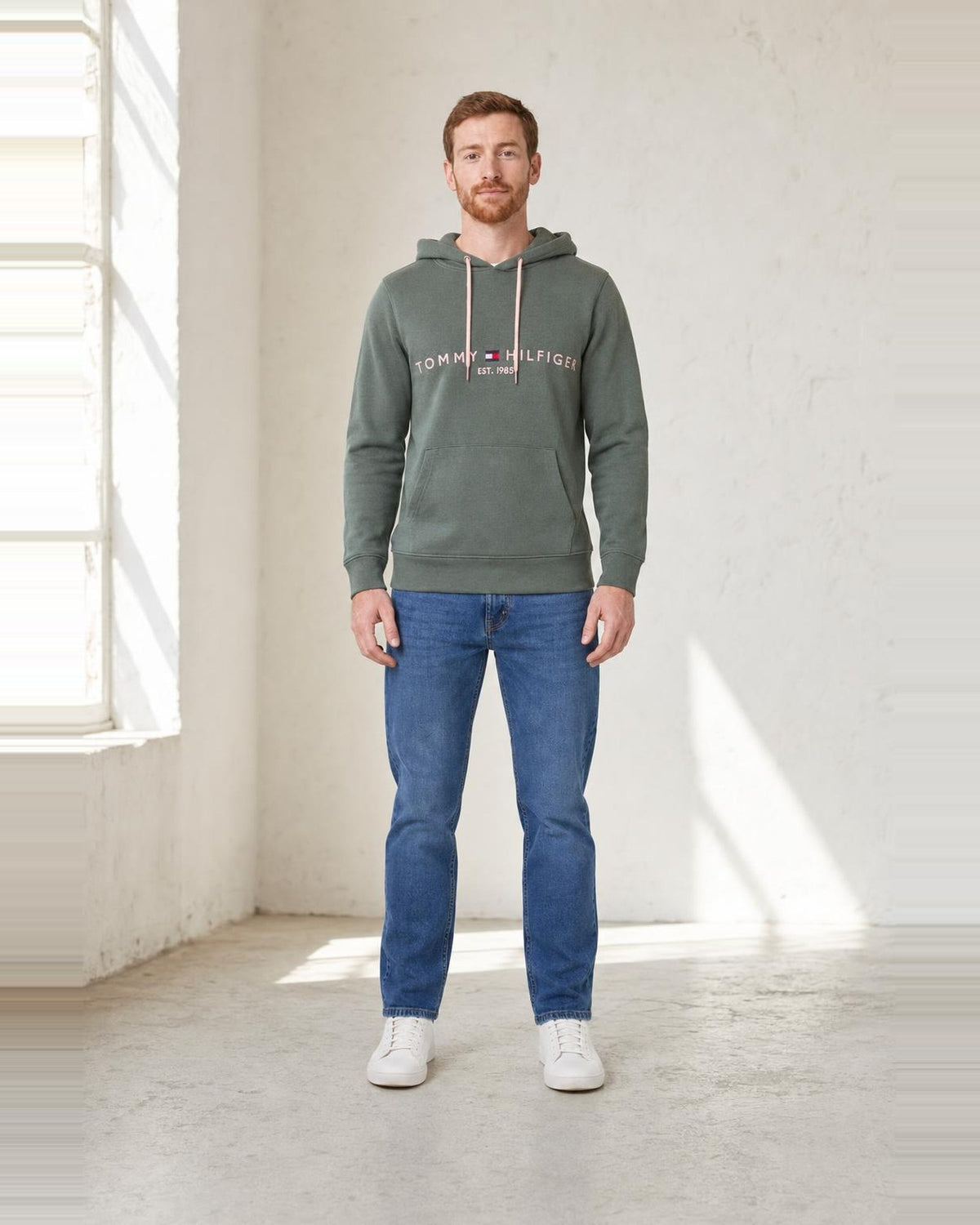 Tommy Hilfiger Hoodie in Grün, Ganzkörperansicht