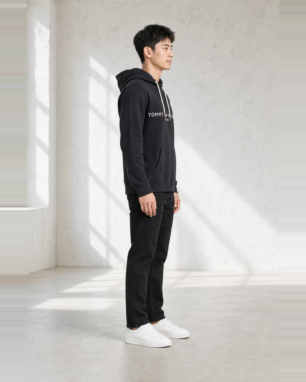 Tommy Hilfiger Hoodie in Schwarz, Seitenansicht