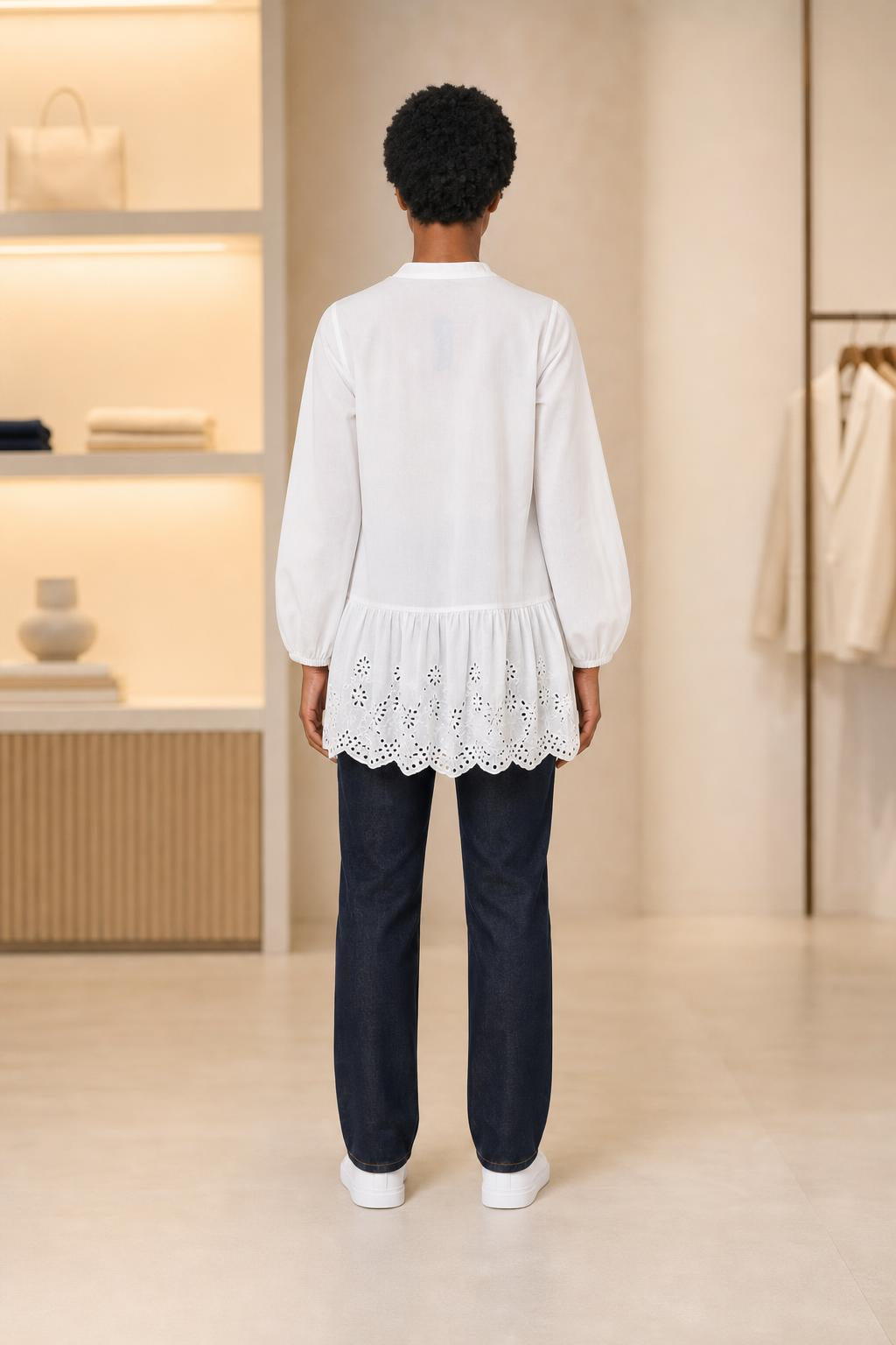 LASCANA Kleid mit Lochstickerei in Weiß, Rückansicht