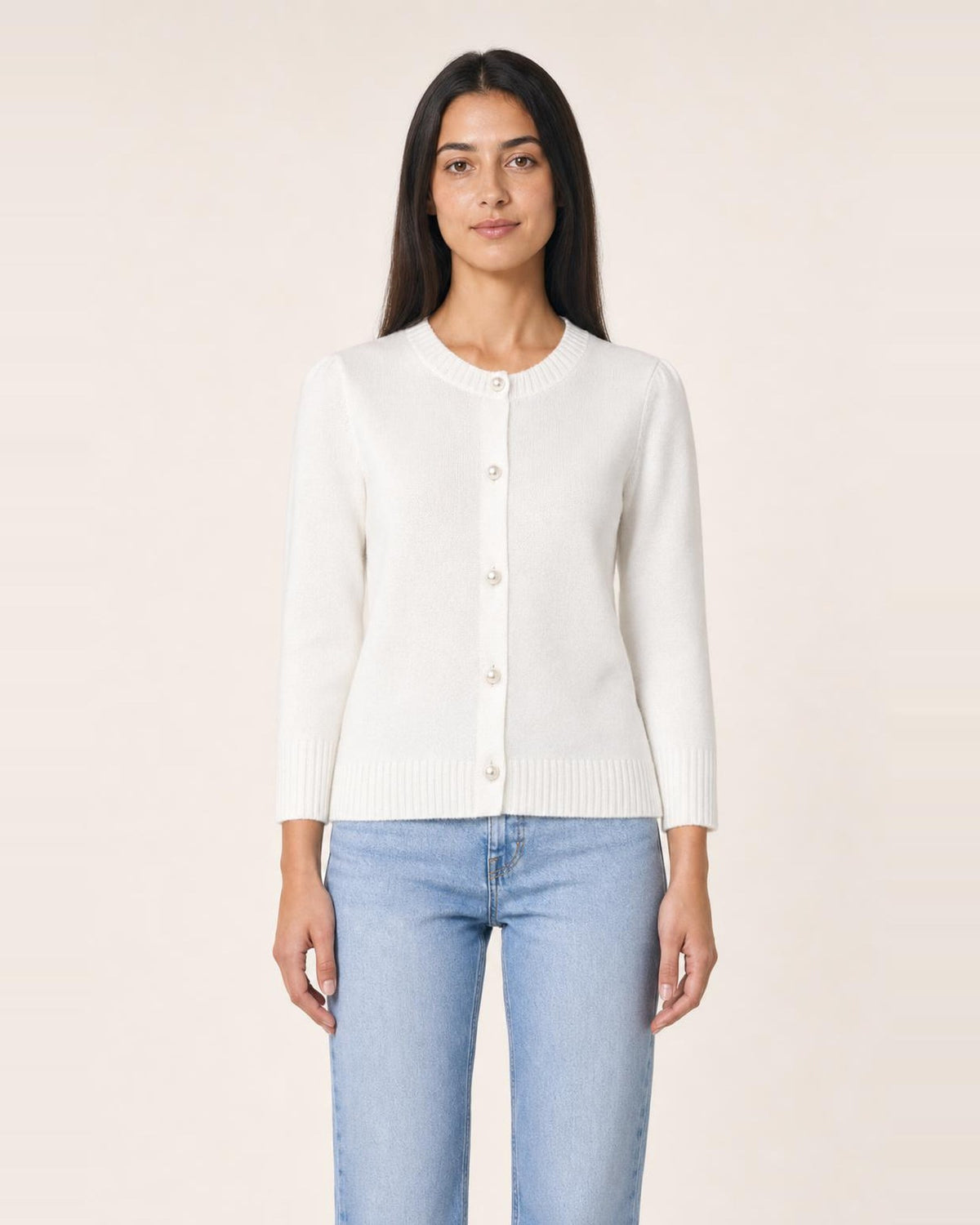 LASCANA Strickjacke mit Knöpfen in Weiß, Detailansicht